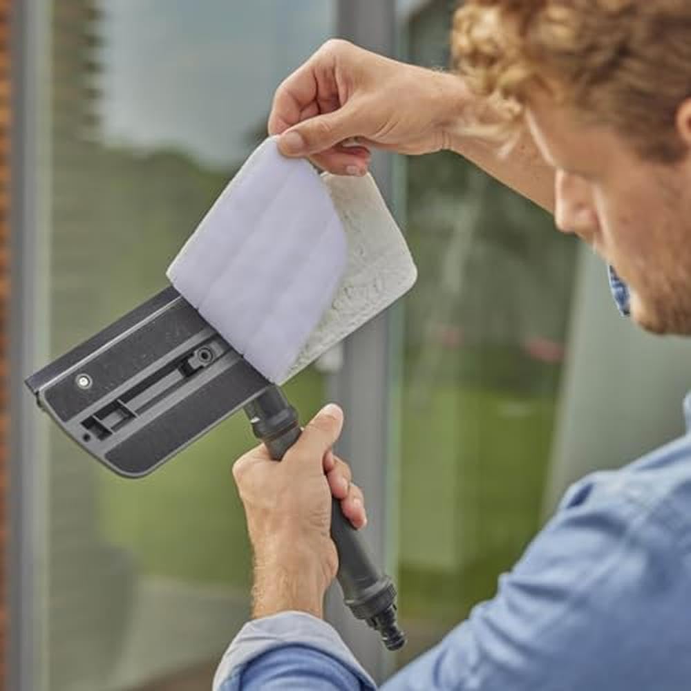 gardena-cleansystem-fensterwischer-18808-20-wasserf-hrender-fensterreiniger-mit- image 3