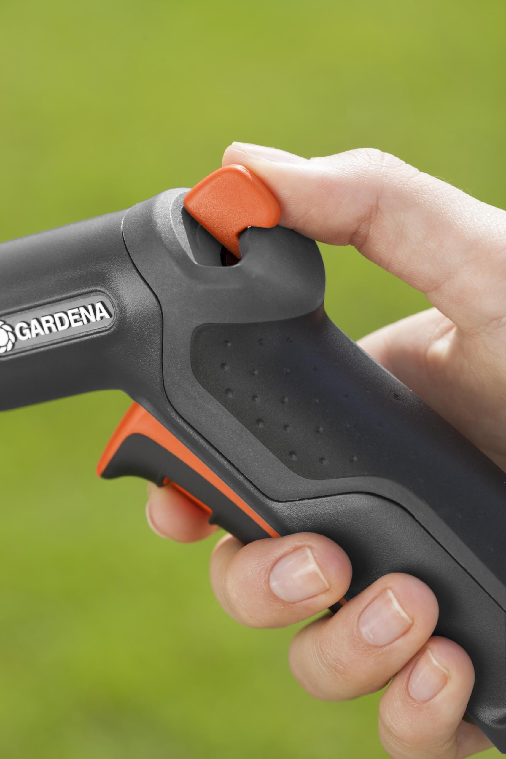 gardena-premium-reinigungsspritze-18305-20-robuste-metall-wasserspritze-mit-impu image 5