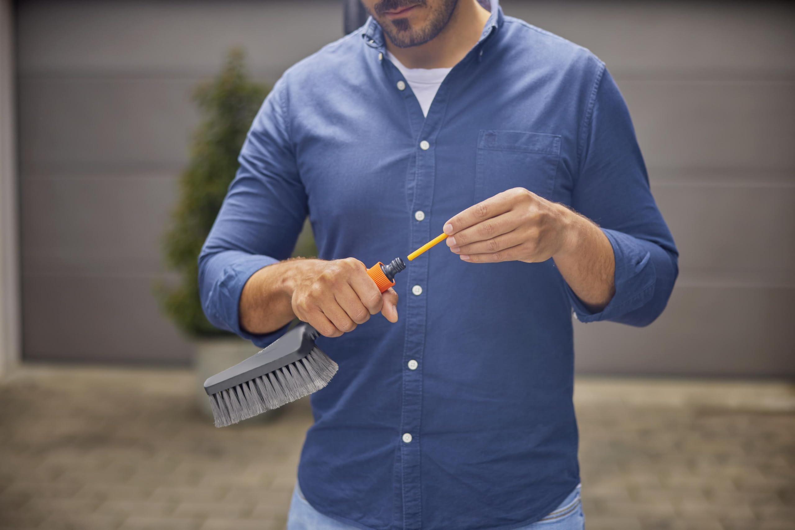 gardena-cleansystem-handb-rste-m-soft-nassreinigungsb-rste-mit-schlauchanschluss image 3