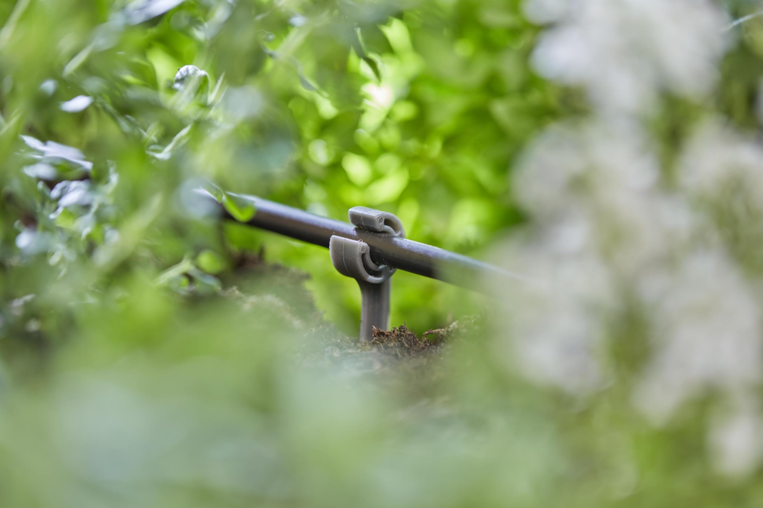 gardena-micro-drip-system-rohrhalter-13218-20-15-erdspikes-zur-befestigung-von-4 image 4