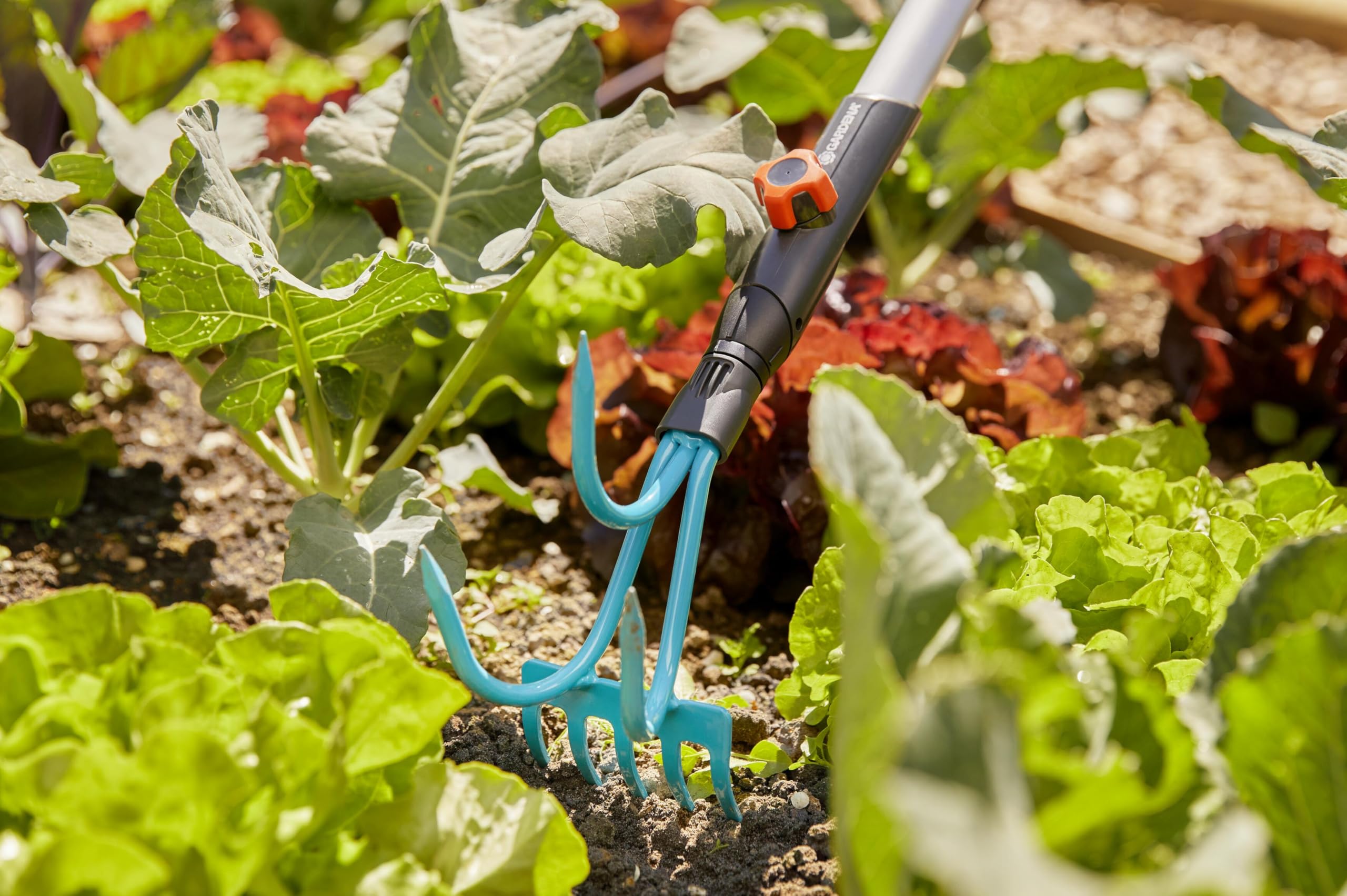 gardena-combisystem-grubber-rechen-03165-20-2-in-1-gartenwerkzeug-aus-stahl-mit- image 4