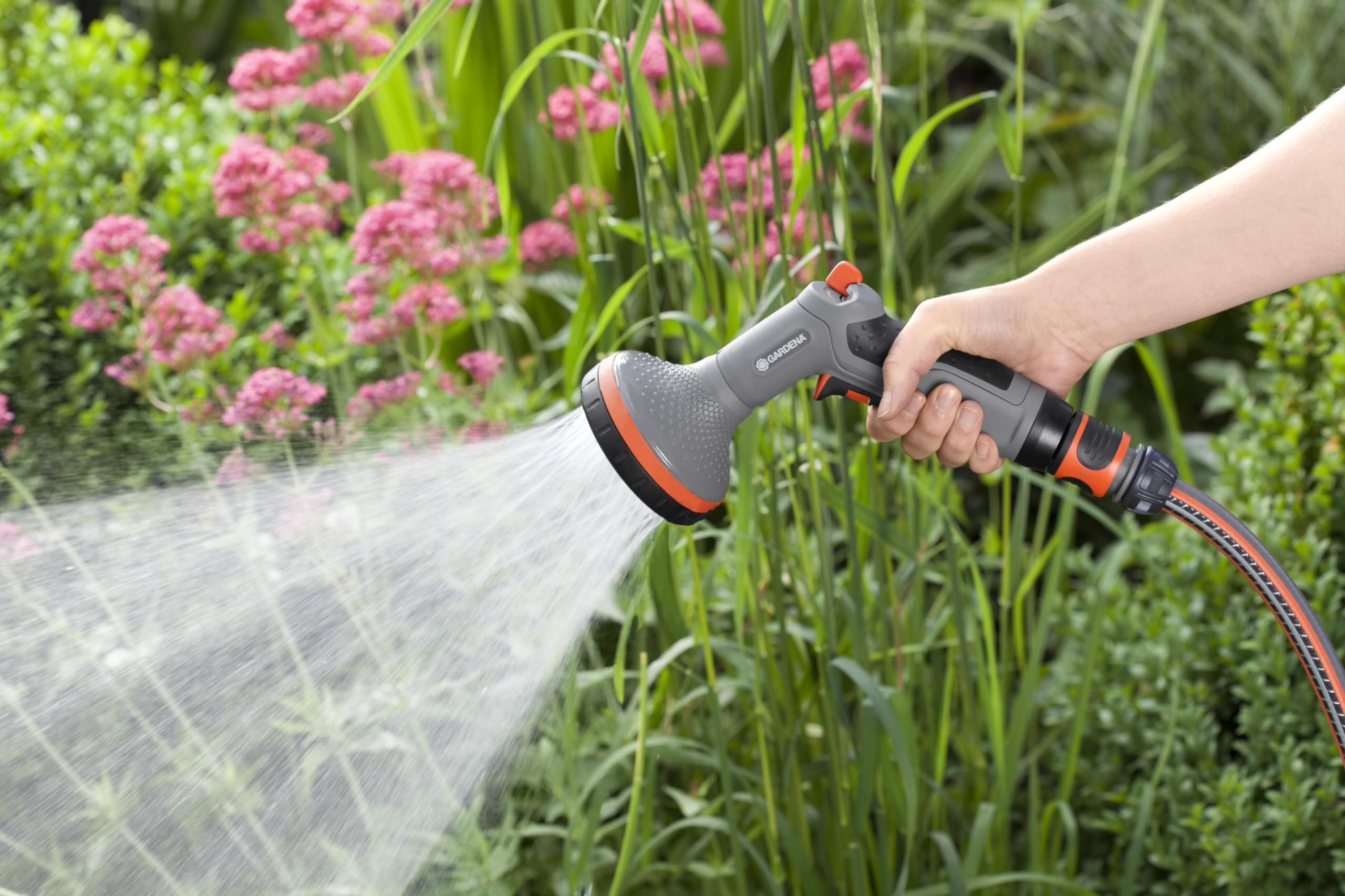 gardena-comfort-brause-18319-20-gartenbrause-mit-spr-hwinkel-regulierung-stufenl image 2