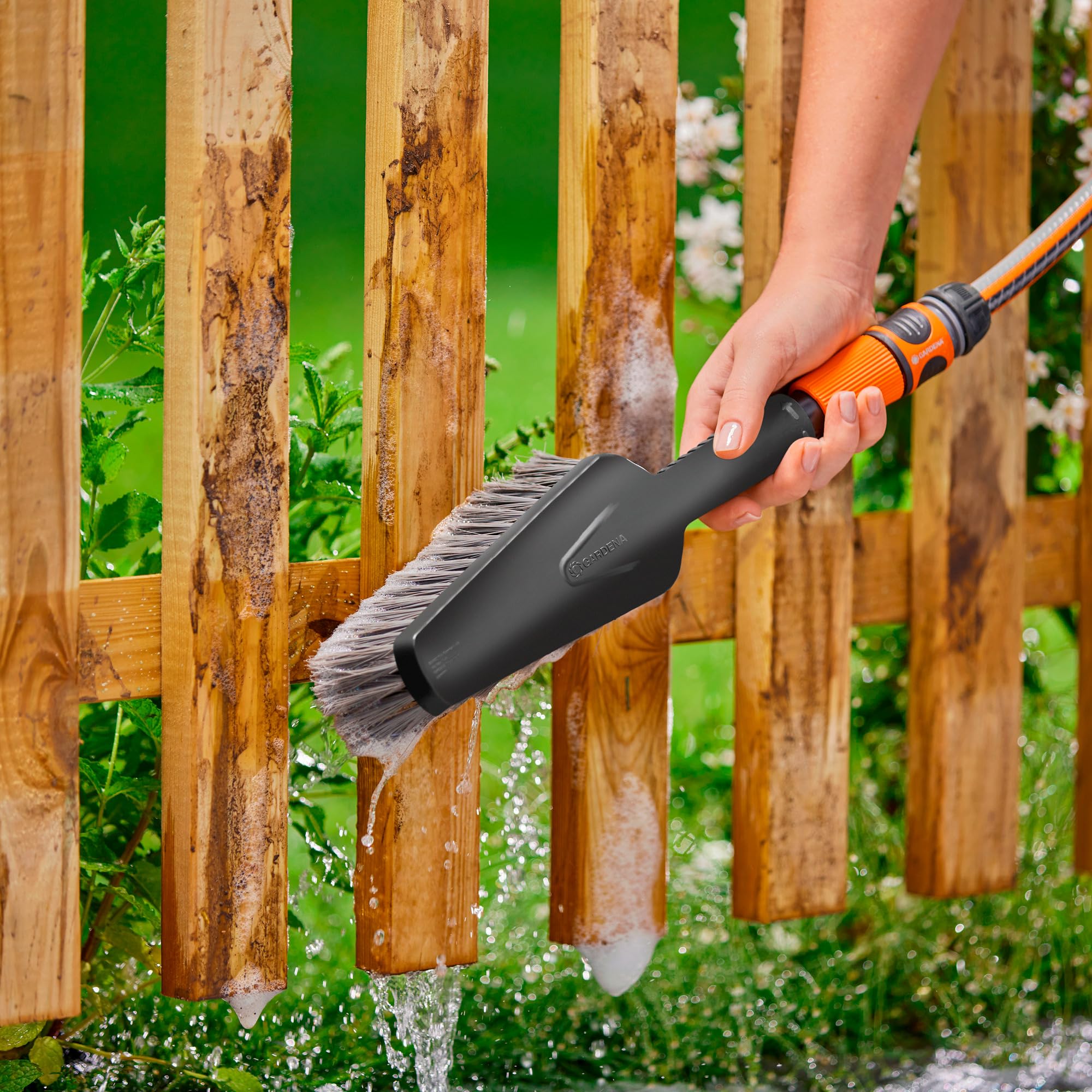 gardena-cleansystem-wasch-set-mit-handb-rste-m-soft-durchflussregulierung-und-re image 8