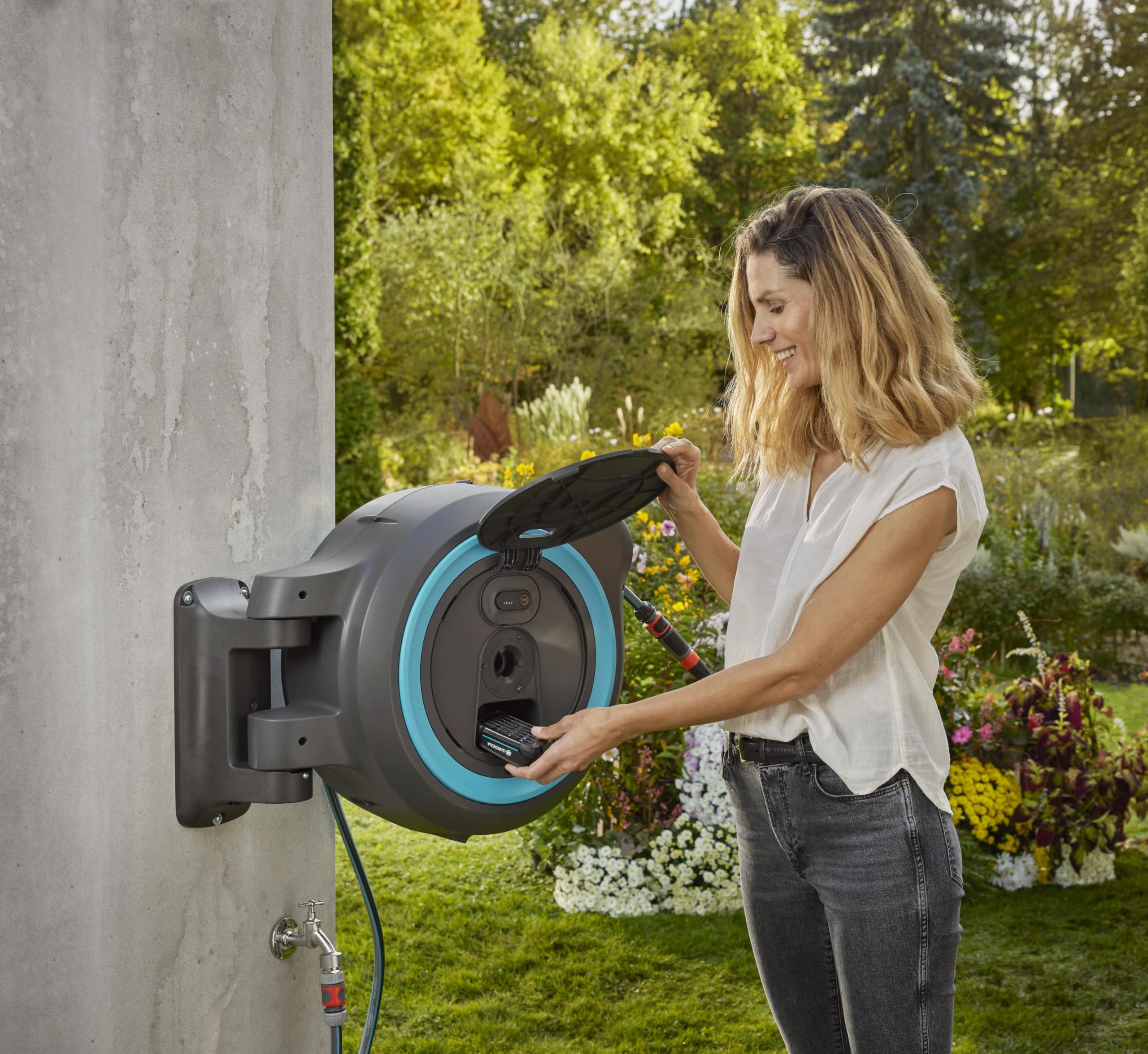 gardena-akku-wand-schlauchbox-powerroll-xxl-solo-18645-55-automatischer-schlauch image 5