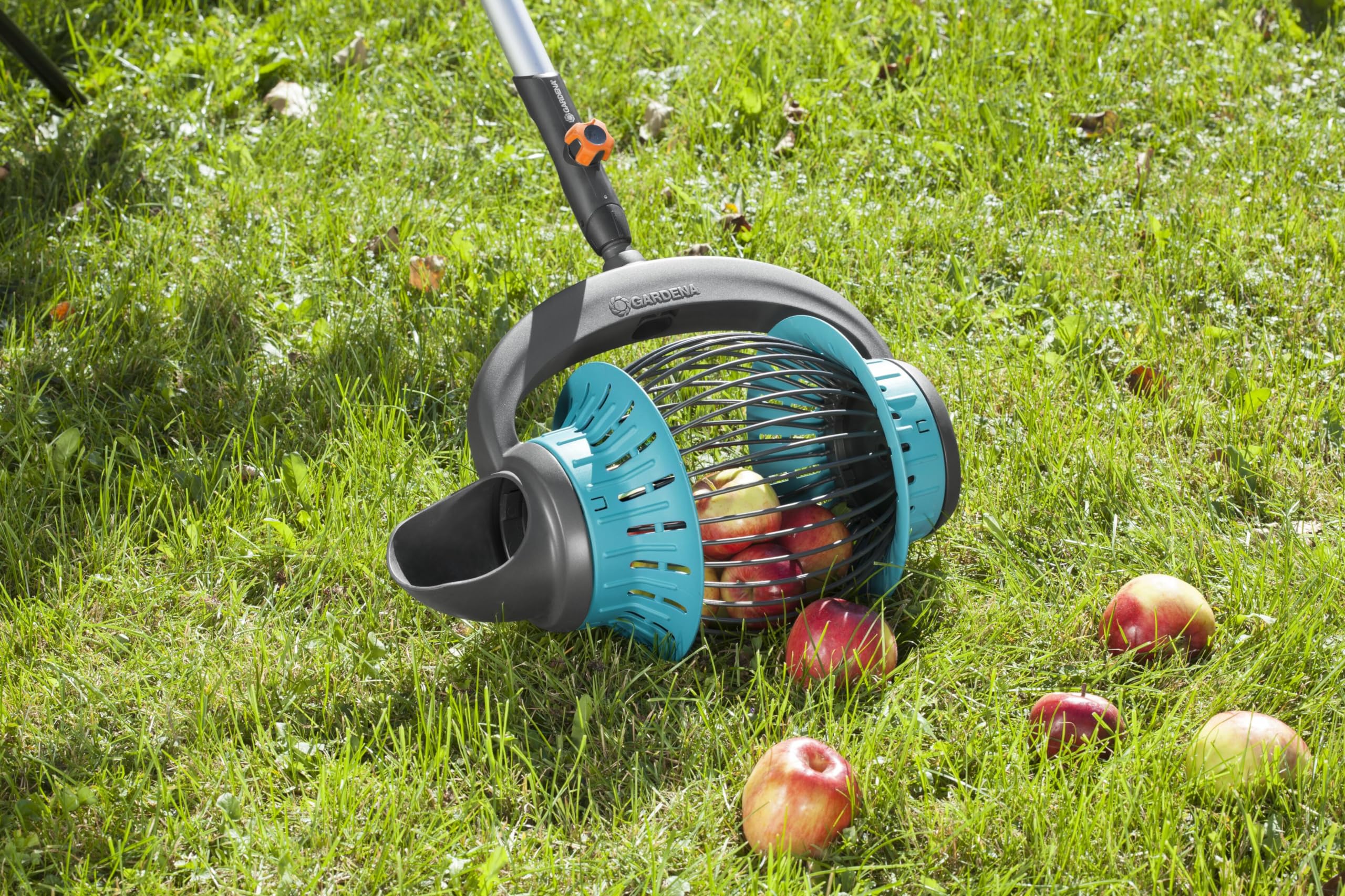gardena-combisystem-rollsammler-03108-20-obstsammler-mit-schaufelfunktion-f-r-fr image 4